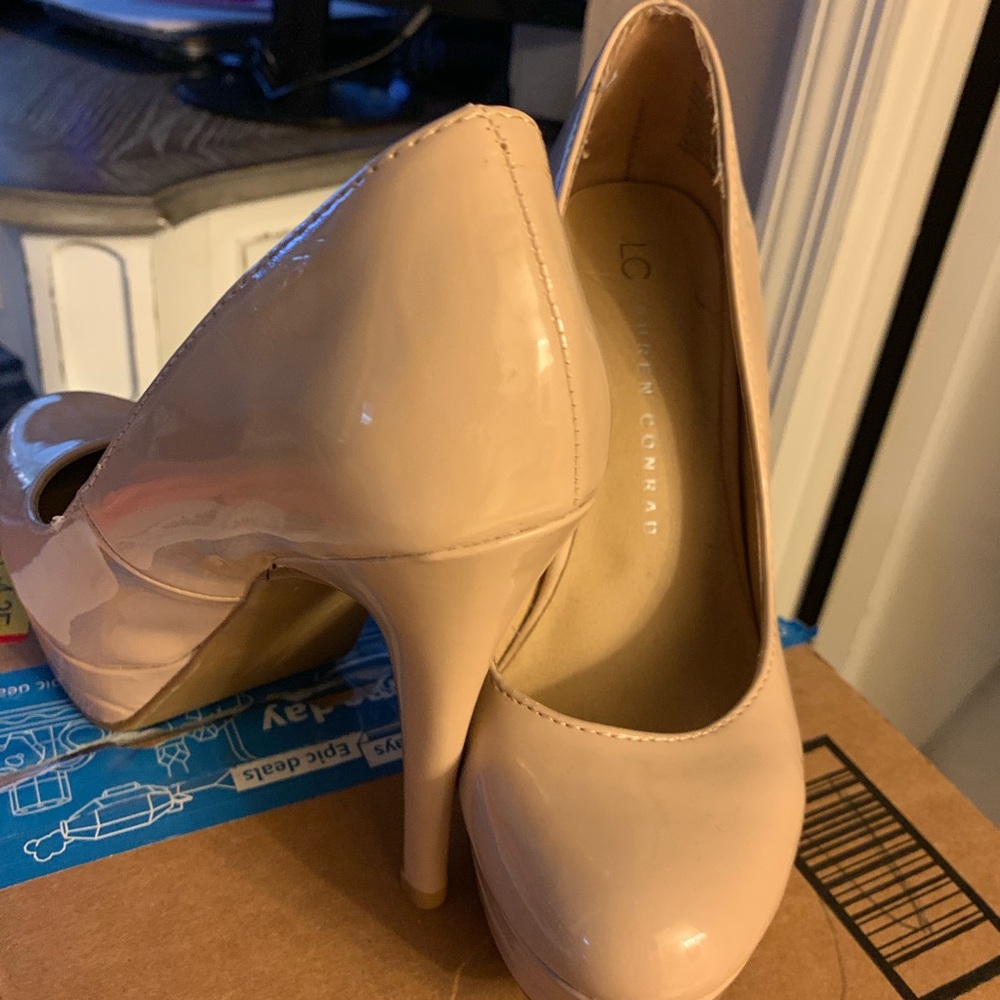 NWOB Lauren Conrad Nude Stilettos Size 6